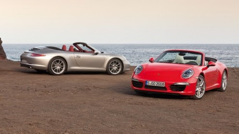 De Porsche 911 Carbriolet is vanaf het voorjaar van 2012 verkrijgbaar op de Nederlandse automarkt. De nieuwe 911 is er meteen als Carrera en Carrera S met een nieuwe, lichtgewicht kap.