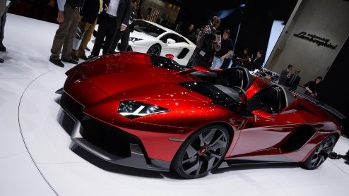 Tussen de honderden gepresenteerde auto's op de Autosalon van Genve 2012 zitten heel wat sportieve n/of vreemde snuiters. Bekijk hier de fotogalerij en geniet. Of oordeel zelf.