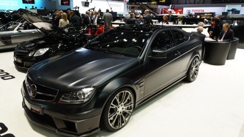 Tussen de honderden gepresenteerde auto's op de Autosalon van Genve 2012 zitten heel wat sportieve n/of vreemde snuiters. Bekijk hier de fotogalerij en geniet. Of oordeel zelf.