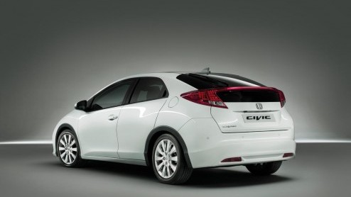 Honda heeft de nieuwe Civic onthuld; stiller, ruimer en zuiniger dan ooit. Begin 2012 komt hij (alleen als vijfdeurs) op de markt. Een nieuwe kleinere diesel volgt eind 2012.
