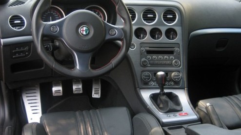 Het is niet voor iedereen te begrijpen als autoliefhebber specifiek n merk te adoreren. Zo heb je de Audi-man, de BMW-rijder, de Mercedes-fanaat, maar ook Alfisti. Een week vol belevenissen met de v