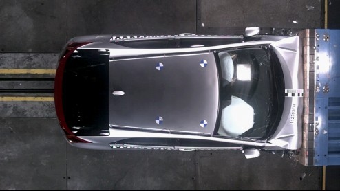 Honda staat graag even stil bij de veiligheid van de nieuwe Honda Civic. Dankzij een speciaal frame, innovaties ten behoeve van voetgangersveiligheid en het Collision Mitigation Braking System speelt 
