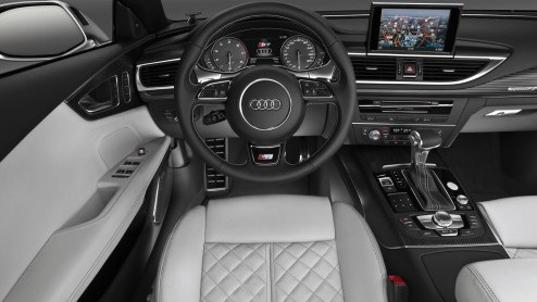 Audi heeft vanaf vandaag de definitieve prijzen van de S6, S7 en S8 rond. Het snelle trio is er vanaf respectievelijk 100.520 euro, 109.990 en 150.100 euro. In juli worden de eerste exemplaren uitgele