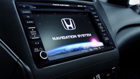 Op het eerste gezicht lijkt er weinig veranderd aan de nieuwe Honda Civic, maar als je het vorige model er naast zet blijkt dat er helemaal niets hetzelfde is gebleven. Alleen lijken de twee vreselijk