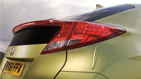 Honda luistert naar de behoefte van de Europeanen; een kleinere, zuinige diesel. Zodoende krijgt de 2.2 i-DTEC van het merk er medio 2012 een vriendje bij; de 1.6 i-DTEC met 120 pk. De nieuwe Civic is