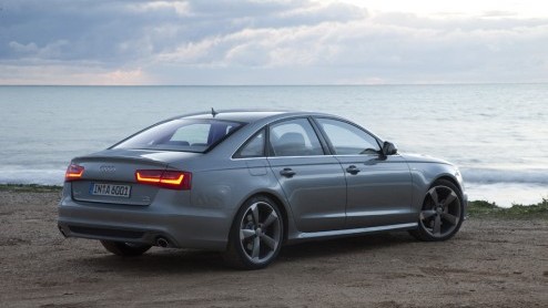 Wifi in de auto, volledige led-verlichting rondom, navigeren met Google Earth, night vision, de mogelijkheden zijn eindeloos in Audis nieuwe A6. Een regelrechte topklasse limousine die ook nog eens u