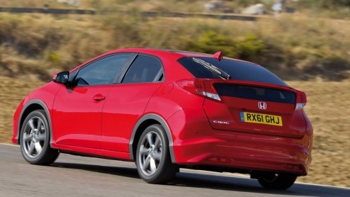 De nieuwe Civic is in Nederland en staat vanaf dit weekend in de showroom. Wie deze populaire middenklasser wil bewonderen of proefrijden kan vanaf zaterdag terecht bij alle Honda-dealers. De vanafpri