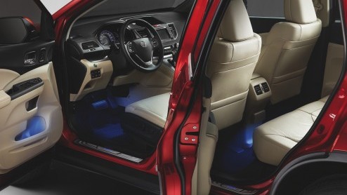 Honda levert voor de nieuwe CR-V allerlei accessoires die de kersverse SUV nog sportiever over stoerder de weg op stuurt. De importeur heeft verschillende pakketten samengesteld om gemakkelijk een keu