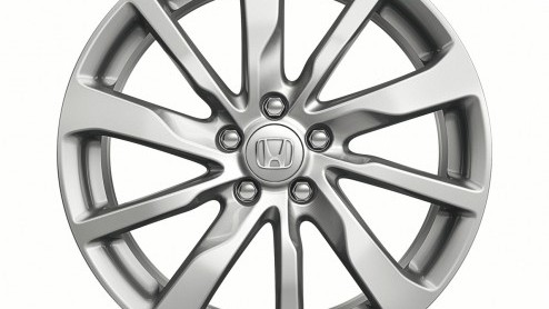 Honda levert voor de nieuwe CR-V allerlei accessoires die de kersverse SUV nog sportiever over stoerder de weg op stuurt. De importeur heeft verschillende pakketten samengesteld om gemakkelijk een keu