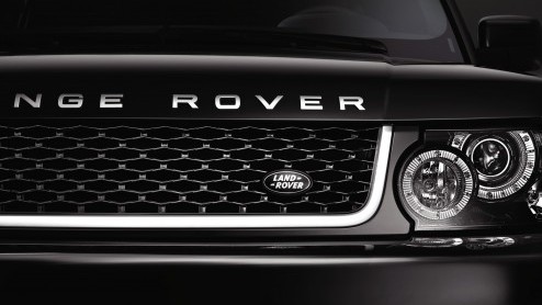 Jeremy Clarkson en andere Range Rover fanaten opgelet! Land Rover presenteert tijdelijk een extra dynamische uitvoering van de Range Rover, de Sport Dynamic. Een zeer royale uitvoering met onder meer 