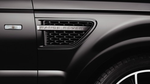 Jeremy Clarkson en andere Range Rover fanaten opgelet! Land Rover presenteert tijdelijk een extra dynamische uitvoering van de Range Rover, de Sport Dynamic. Een zeer royale uitvoering met onder meer 