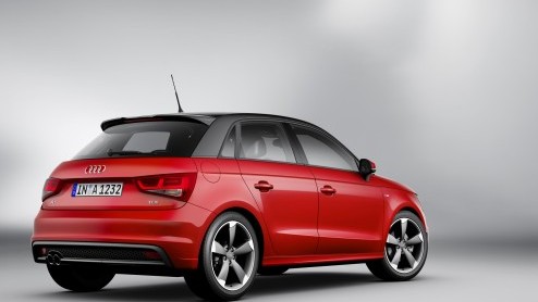 Hij is nu helemaal officieel: de Audi A1 Sportback. Deze nieuwe vijfdeursvariant wordt geleverd met twee zitplaatsen achterin en mag als eerste rekenen op een 1.4 TFSI met cilinderuitschakeling.