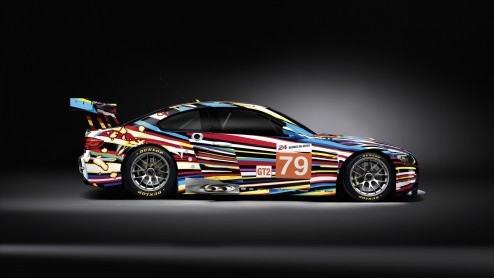 BMW schijnt goed te matchen met kunst en antiek. Daarom presenteert BMW de M3 GT2 Art Car op de internationale TEFAF beurs in Maastricht, die nog deze week van start gaat. Om alvast in de juiste sfeer