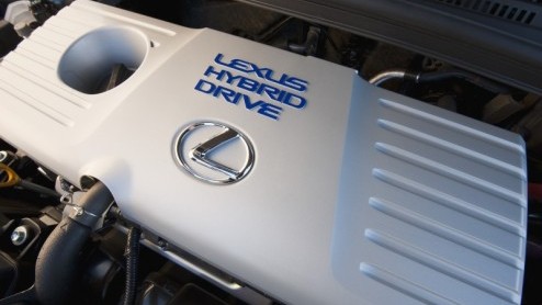 Lexus betreedt de wereld van de compacte middenklasser in het premiumsegment. Met de CT200h hebben de Japanners een antwoord op soortgenoten als de Audi A1, BMW 1 Serie en Volvo. Zij doen dat op hun e