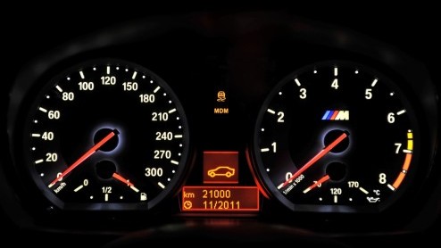 Men zegt wel eens; geen afscheid zonder vuurwerk. En dus komt BMW in de nadagen van de huidige 1 Serie met een spetterend topmodel, de 1 Serie M Coup. Voor 80 mille rijd je knallend de showroom uit m