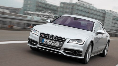 Audi heeft vanaf vandaag de definitieve prijzen van de S6, S7 en S8 rond. Het snelle trio is er vanaf respectievelijk 100.520 euro, 109.990 en 150.100 euro. In juli worden de eerste exemplaren uitgele