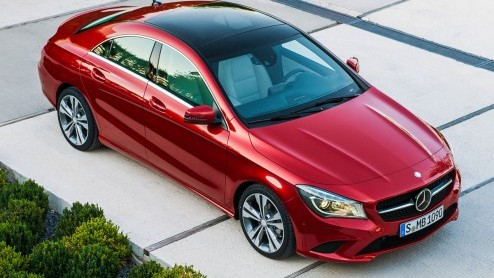 Ook de Mercedes-Benz CLA is onthuld. Niet op de beursvloer van Detroit, maar tijdens een presentatie aan de vooravond van de show. Het 'grote' publiek krijgt de auto te zien op de Fashion Week in Berl