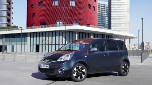 Nissan voert bij de Note subtiele wijzigingen door. Zowel de uitrusting als zijn uiterlijk zijn opgewaardeerd. Desondanks blijft de prijs ongewijzigd.