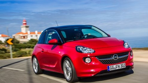 In Lissabon maken we momenteel kennis met de nieuwe Opel Adam. Hoe zijn de eerste kilometers bevallen? Vandaag alvast een eerste rij-indruk met wat extra details over de toekomst van Adam. Er zit nog 