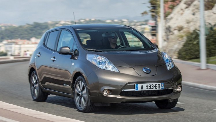 Recent ging het aantal autos met elektrische aandrijving over de 100.000 heen. De doelstelling van de overheid is om in 2020 200.000 stuks op Nederlands kenteken te hebben staan. Gaat dat lukken?