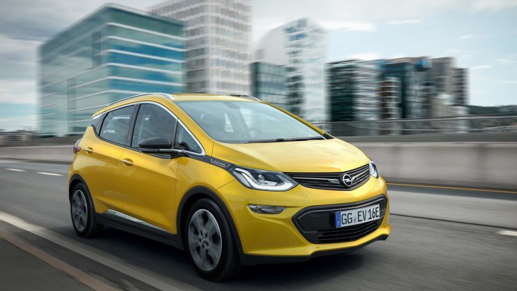 Recent ging het aantal autos met elektrische aandrijving over de 100.000 heen. De doelstelling van de overheid is om in 2020 200.000 stuks op Nederlands kenteken te hebben staan. Gaat dat lukken?