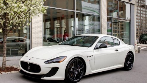 In de exclusieve showroom van Maserati in de prestigieuze wijk TriBeCa in New York is de GranTurismo MC gentroduceerd, de snelste serieproductieauto ooit die Maserati in Amerika heeft uitgebracht. Ge