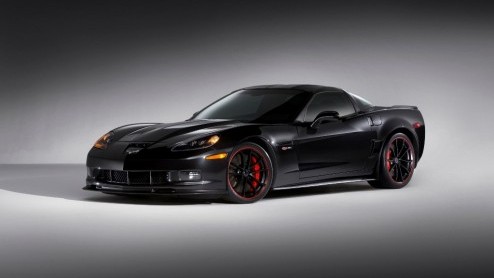 Chevrolet heeft de Corvette voor modeljaar 2012 verder verfijnd. De begeerlijke sportauto krijgt een verbeterd interieur en is nog indrukwekkender met Performance Packs.