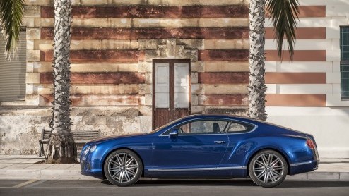 Gefortuneerden opgelet; de Bentley Continental GT Speed komt in oktober naar ons land. De vierwielaangedreven en tevens snelste Bentey ooit staat dan in de showroom met een prijskaart van 293 mille op