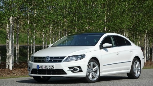 In Leipzig laat Volkswagen zich weer van de sportieve kant zien. Op de autotentoonstelling aldaar is zowel de (Passat) CC R-Line als de Scirocco GTS met 210 pk present. Beide autos verschijnen eind d