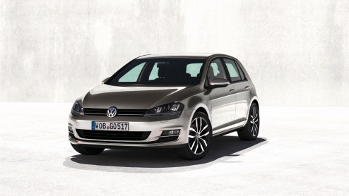 De langverwachte nieuwe Golf is een feit! Volkswagen heeft de zevende generatie zojuist in Berlijn wereldkundig gemaakt. Helemaal opnieuw opgebouwd, nog zuiniger en volgende maand bestelbaar.