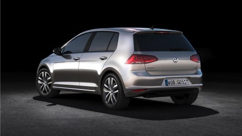 De langverwachte nieuwe Golf is een feit! Volkswagen heeft de zevende generatie zojuist in Berlijn wereldkundig gemaakt. Helemaal opnieuw opgebouwd, nog zuiniger en volgende maand bestelbaar.