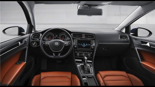 De langverwachte nieuwe Golf is een feit! Volkswagen heeft de zevende generatie zojuist in Berlijn wereldkundig gemaakt. Helemaal opnieuw opgebouwd, nog zuiniger en volgende maand bestelbaar.