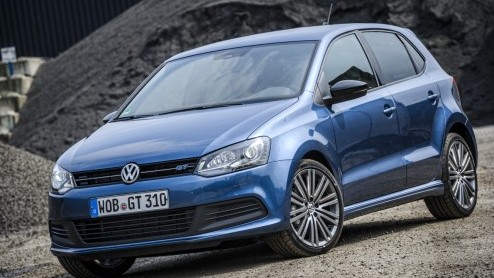 Volkswagen slaat met de Polo BlueGT een sportief bruggetje tussen de 1.2 TSI en de GTI. Geheel tegen onze verwachting in is die nieuwe BlueGT met z'n 140 pk sterke 1.4 TSI ook nog de zuinigste Polo op