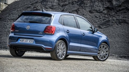 Volkswagen slaat met de Polo BlueGT een sportief bruggetje tussen de 1.2 TSI en de GTI. Geheel tegen onze verwachting in is die nieuwe BlueGT met z'n 140 pk sterke 1.4 TSI ook nog de zuinigste Polo op