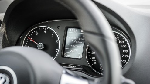 Volkswagen slaat met de Polo BlueGT een sportief bruggetje tussen de 1.2 TSI en de GTI. Geheel tegen onze verwachting in is die nieuwe BlueGT met z'n 140 pk sterke 1.4 TSI ook nog de zuinigste Polo op
