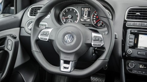 Volkswagen slaat met de Polo BlueGT een sportief bruggetje tussen de 1.2 TSI en de GTI. Geheel tegen onze verwachting in is die nieuwe BlueGT met z'n 140 pk sterke 1.4 TSI ook nog de zuinigste Polo op
