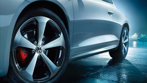 In Leipzig laat Volkswagen zich weer van de sportieve kant zien. Op de autotentoonstelling aldaar is zowel de (Passat) CC R-Line als de Scirocco GTS met 210 pk present. Beide autos verschijnen eind d