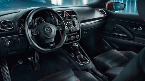In Leipzig laat Volkswagen zich weer van de sportieve kant zien. Op de autotentoonstelling aldaar is zowel de (Passat) CC R-Line als de Scirocco GTS met 210 pk present. Beide autos verschijnen eind d