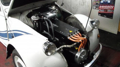 Het Nederlandse bedrijf Traction lectrique houdt zich bezig met het ombouwen van oldtimers naar elektrische bolides. Uniek in Nederland en sinds deze week goedgekeurd door de RDW. Resultaat: twee ele