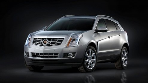 Cadillac presenteert deze week tijdens de New York International Auto Show de subtiel vernieuwde SRX met nieuwe 3.6 liter V6 benzinemotor. Ook schijnen de Amerikanen licht op het nieuwe CUE bedienings