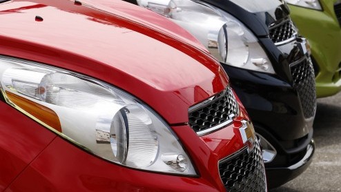 Vanaf het voorjaar, eind maart begin april, staat de vernieuwde Chevrolet Spark bij de dealer. Alle reden dus om de prijzen en uitvoeringen bekend te maken. De kleine Amerikaan komt er in vier uitvoer