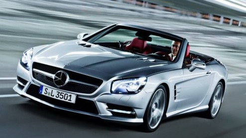 En daar is de Mercedes-Benz SL in geuren en kleuren. Dit zijn de officile beelden, gelekt via een Duits forum. Daar had men geen geduld meer af te wachten tot de presentatie op de Detroit Motor Show.