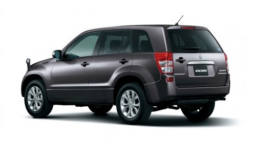 Suzuki heeft een facelift van de Grand Vitara op de agenda staan. Dat blijkt uit de eerste beelden die op het internet zijn beland. Die tonen weliswaar de vernieuwde Japanse versie, maar kijk niet vre