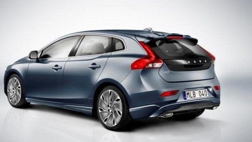 Na wekenlang gehannes met teasers, gelekte foto's en filmpjes, officile informatie, was de opluchting groot bij Volvo dat ze hun nieuwste telg, de V40, eindelijk in vol ornaat aan het publiek mochten