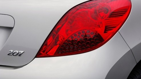Peugeot borduurt in 2009 verder op de 207 een nieuwe Look-uitvoering. Deze tijdelijke aanwinst is interessant uitgerust voor een prettige prijs. Daarnaast krijgt de in september gelanceerde Sublime ex