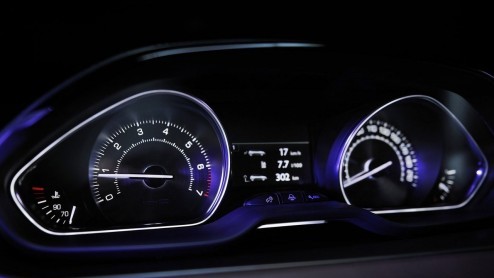 Naast de 208 GTi Concept onthult Peugeot in Zwitserland nog een tweede studiemodel; de XY Concept. Het is een op de 208 gebaseerd studiemodel gericht op stadsmensen die zich graag willen onderscheide