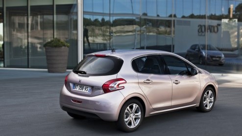 De nieuwe 208 moet Peugeot weer een hoofdrol geven in het B-segment waarin het merk, met de 205, ooit zo toonaangevend was. De nieuweling, die begin maart debuteerde op de autosalon van Genve, zou da