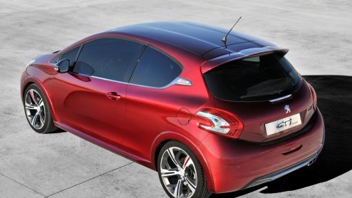 Op de Autosalon in Genve van volgende maand onthult Peugeot de 208 GTi Concept. De betekenis van GTi behoeft uiteraard geen uitleg en met 200 pk onder de kap is de Franse hot hatch na de 205 GTi veel