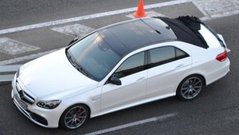 Stukje bij beetje wordt de vernieuwde Mercedes-Benz E-Klasse onthuld. Het faceliftmodel van de in 2009 gentroduceerde generatie debuteert tijdens de Detroit Motor Show en kan rekenen op nieuwe LED-ko