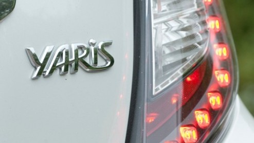 Toyota heeft het alternatief voor de compacte spaardiesel in aantocht. Is het er een op LPG of aardgas? Nee, de Japanners wedden - bijna traditiegetrouw - op een hybride met benzinemotor. De Yaris hyb